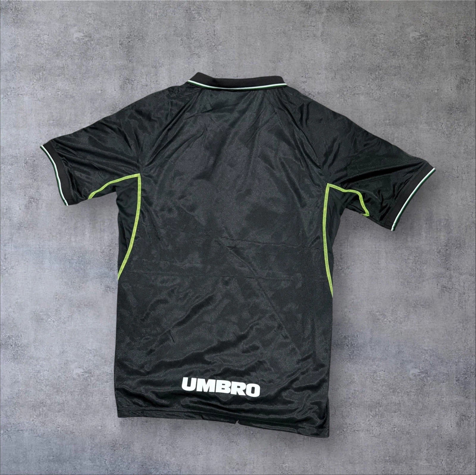 Manchester United 1998/99 Away Retro Jersey DropEleven