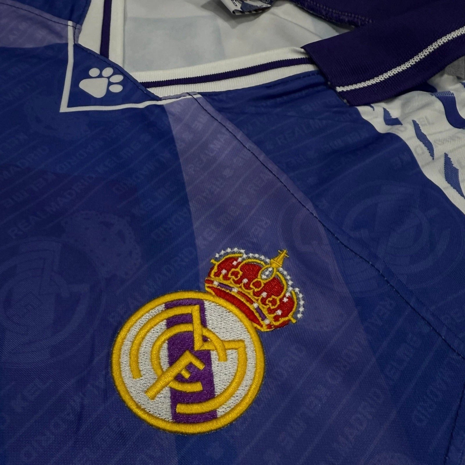 Real Madrid 1996/97 Away Retro Jersey DropEleven